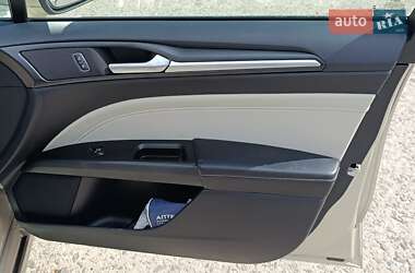 Седан Ford Fusion 2018 в 