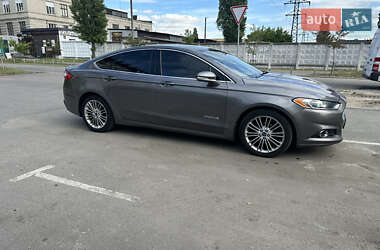 Седан Ford Fusion 2012 в 