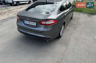 Седан Ford Fusion 2012 в 