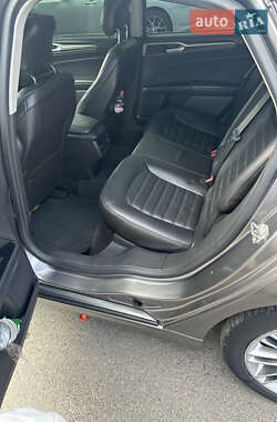 Седан Ford Fusion 2012 в 