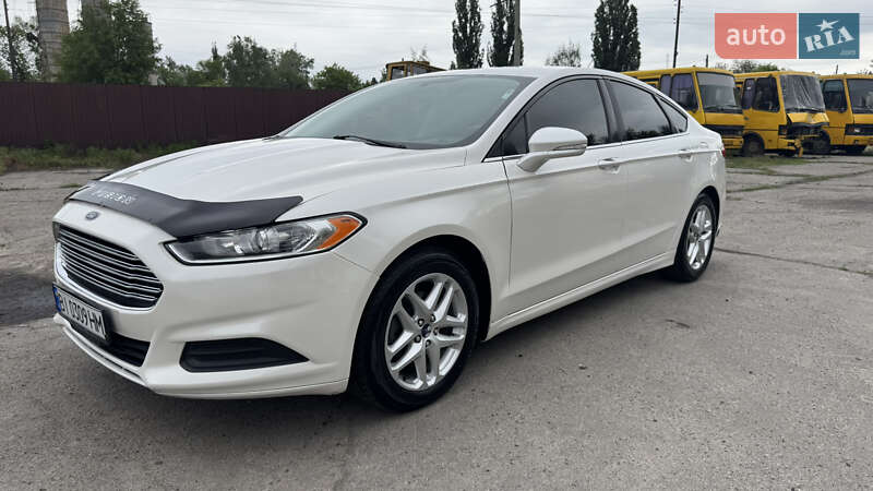 Седан Ford Fusion 2013 в 