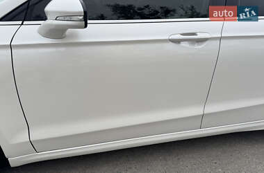 Седан Ford Fusion 2013 в 