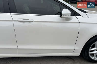 Седан Ford Fusion 2013 в 