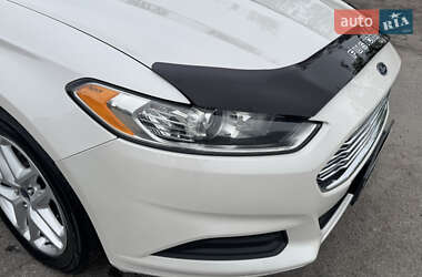 Седан Ford Fusion 2013 в 
