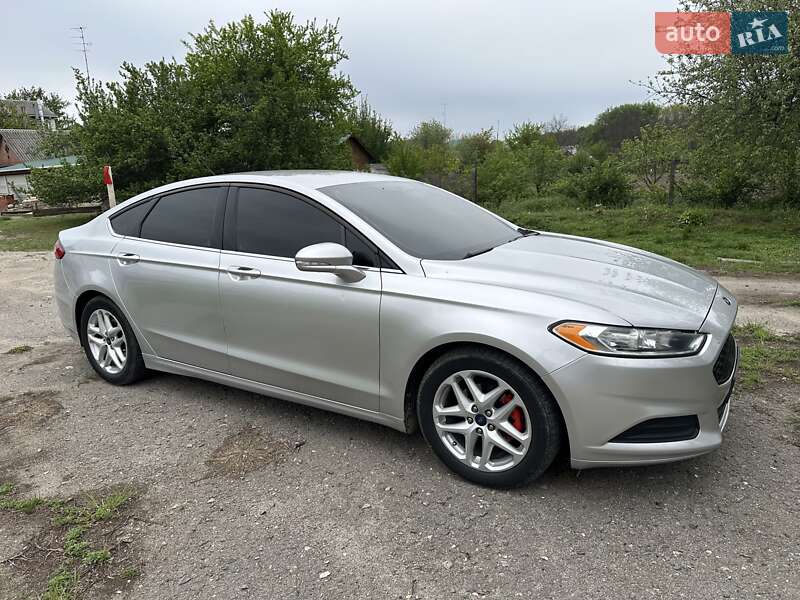 Седан Ford Fusion 2015 в 