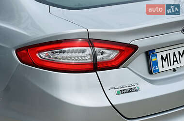 Седан Ford Fusion 2014 в 