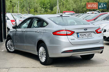 Седан Ford Fusion 2014 в 