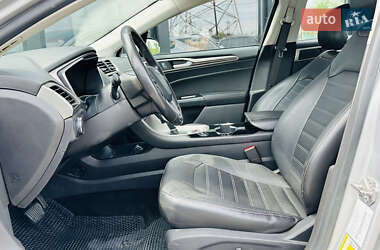 Седан Ford Fusion 2014 в 
