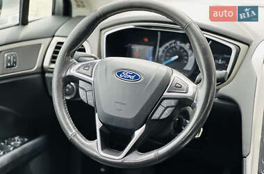Седан Ford Fusion 2014 в 