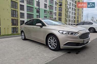 Седан Ford Fusion 2017 в 