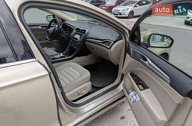 Седан Ford Fusion 2017 в 