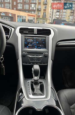 Седан Ford Fusion 2014 в 