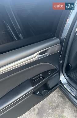 Седан Ford Fusion 2016 в 