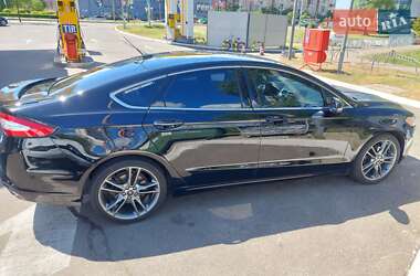 Седан Ford Fusion 2015 в 