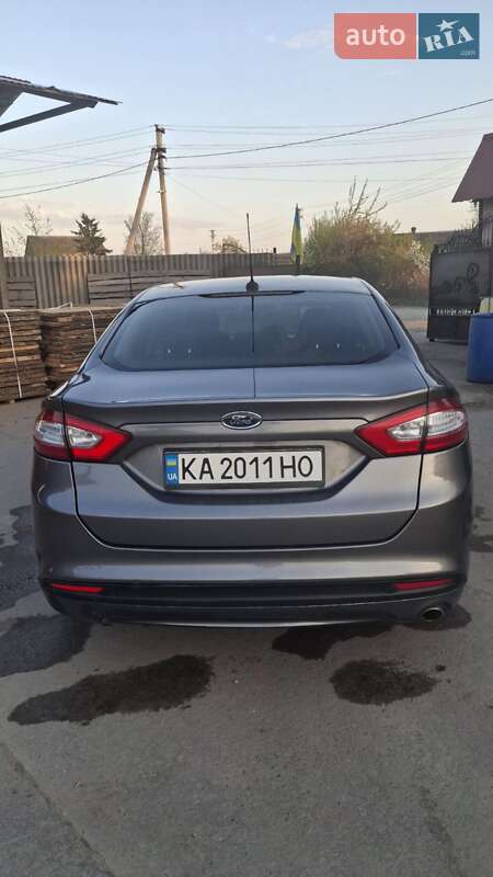 Седан Ford Fusion 2013 в Полонному