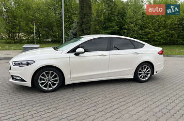 Седан Ford Fusion 2016 в 