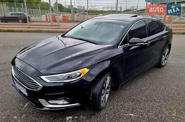 Седан Ford Fusion 2017 в 