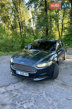 Седан Ford Fusion 2015 в 