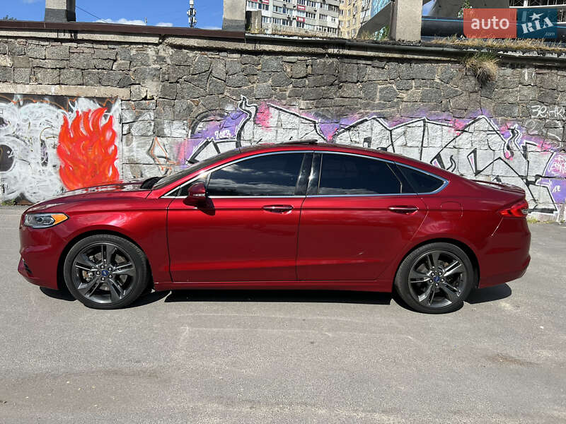Седан Ford Fusion 2016 в 