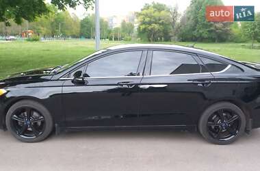 Седан Ford Fusion 2015 в 