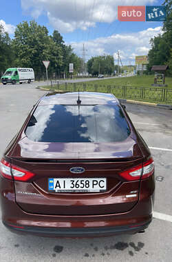 Седан Ford Fusion 2015 в 