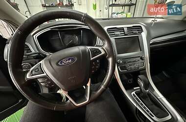 Седан Ford Fusion 2015 в 