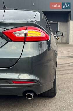 Седан Ford Fusion 2015 в 