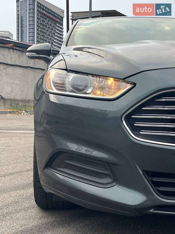 Седан Ford Fusion 2015 в Киеве фото 10 Седан Ford Fusion 2015 в Киеве