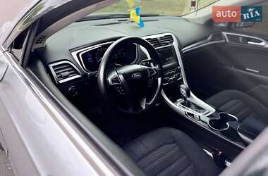 Седан Ford Fusion 2015 в 