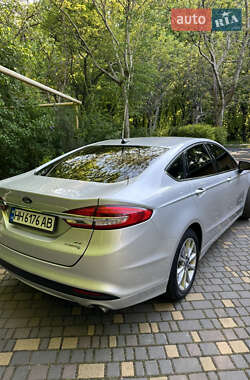 Седан Ford Fusion 2017 в 