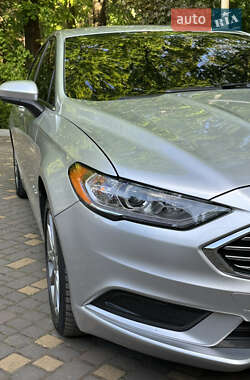 Седан Ford Fusion 2017 в 