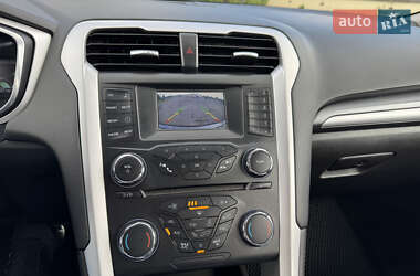 Седан Ford Fusion 2014 в 
