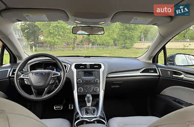 Седан Ford Fusion 2014 в 