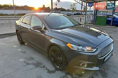 Седан Ford Fusion 2016 в 