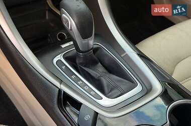 Седан Ford Fusion 2014 в 