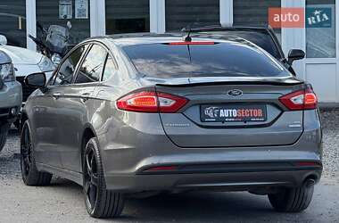 Седан Ford Fusion 2014 в 