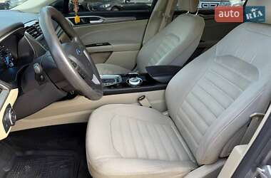 Седан Ford Fusion 2014 в 