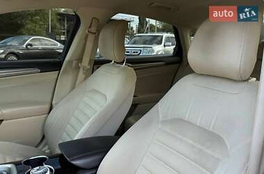 Седан Ford Fusion 2014 в 