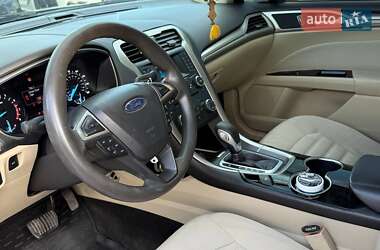 Седан Ford Fusion 2014 в 