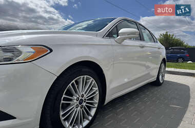 Седан Ford Fusion 2015 в 