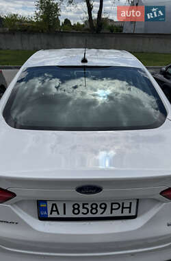 Седан Ford Fusion 2015 в 
