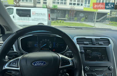 Седан Ford Fusion 2015 в 
