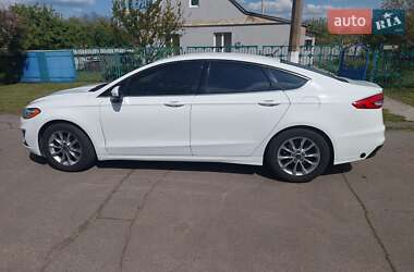 Седан Ford Fusion 2019 в 