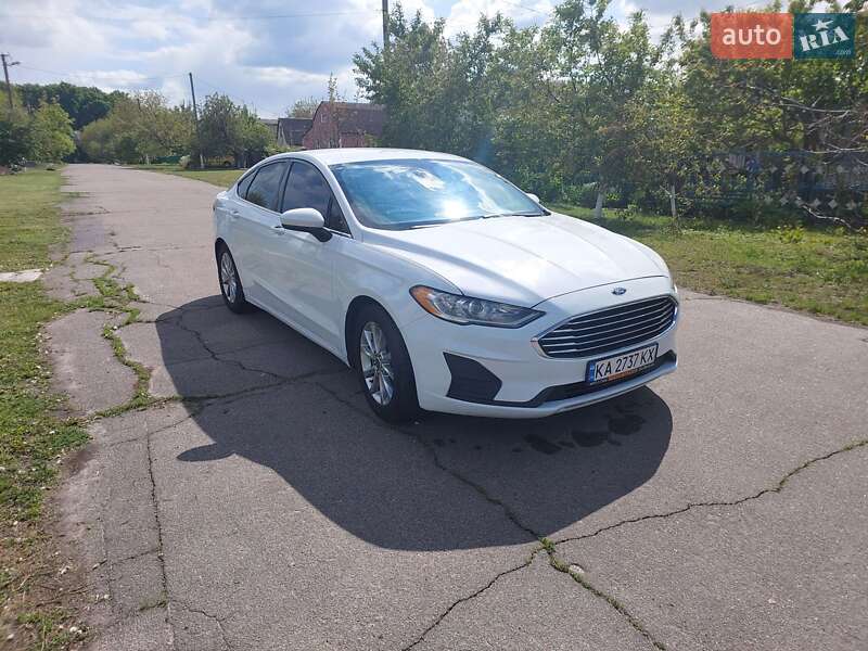 Седан Ford Fusion 2019 в Києві