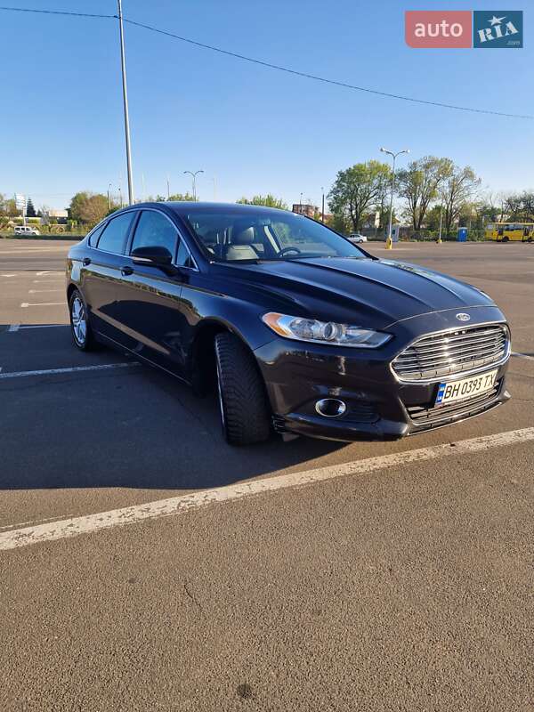 Седан Ford Fusion 2013 в 