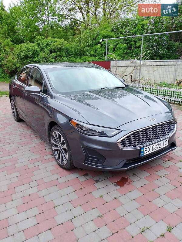 Седан Ford Fusion 2019 в 