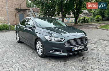 Седан Ford Fusion 2015 в 