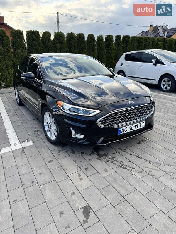 Седан Ford Fusion 2018 в Луцке