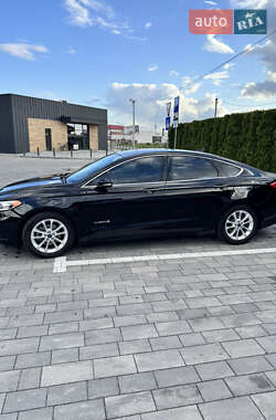 Седан Ford Fusion 2018 в 