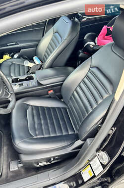 Седан Ford Fusion 2018 в 